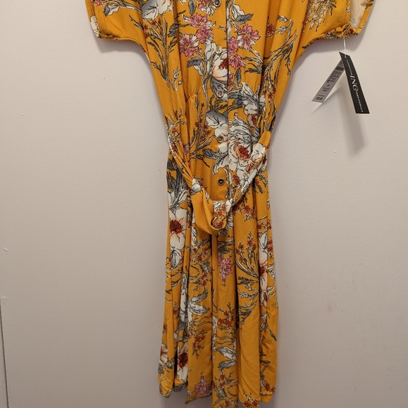 Small INC NWT dress complete with accompanying belt - Picture 4 of 10